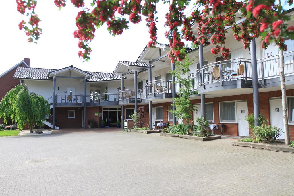 Waldhotel Zum Bergsee Damme Bagian luar foto